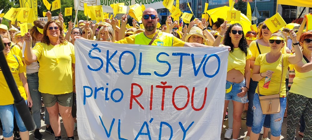protest učitelia
