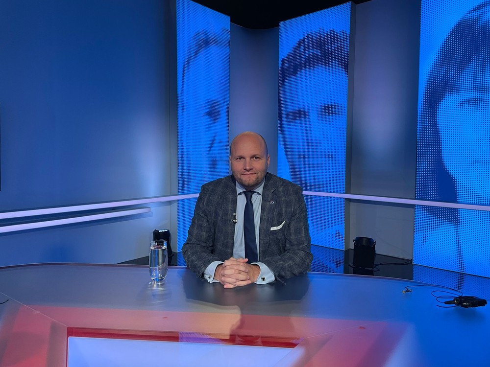 a04d52eb-f75c-4870-9452-b9b80ce0b82f