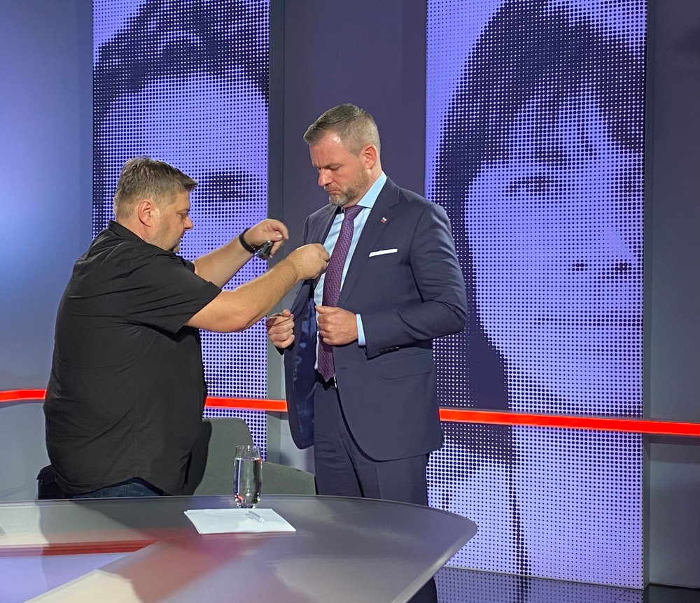 7ffc1df9-4fc6-438c-92d7-f1b8bbe94463