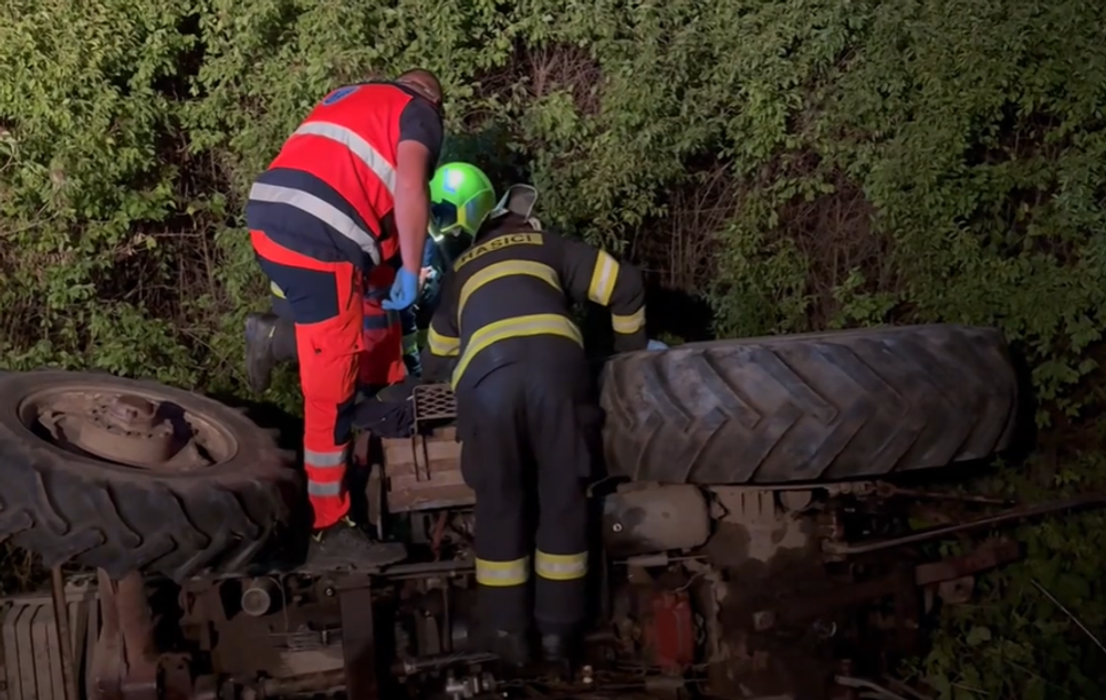 Prevrátený traktor 1