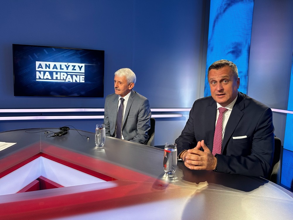 Analýzy Na hrane s Mikulášom Dzurindom a Andrejom Dankom