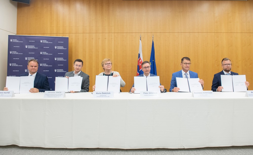 Bratislava energetika projet Phoenix memorandum podpis (1)