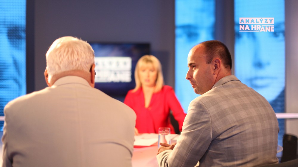 Analýzy Na hrane s Radoslavom Štefančíkom a Mariánom Leškom