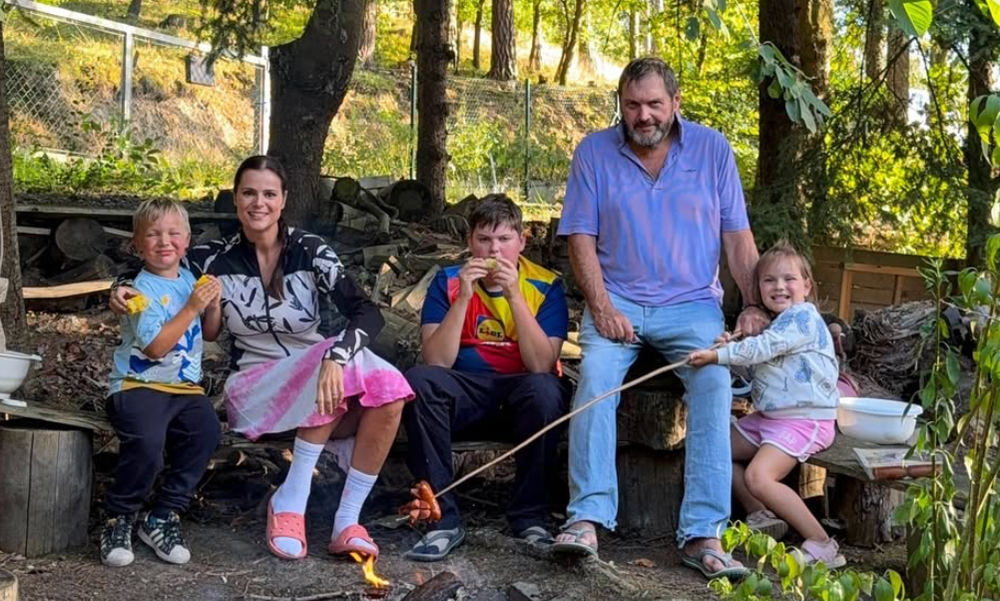 Ornella Koktová s rodinou