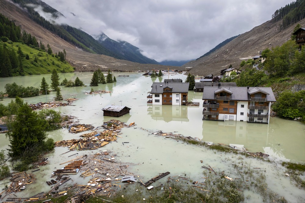 Switzerland_Mudslide_32998