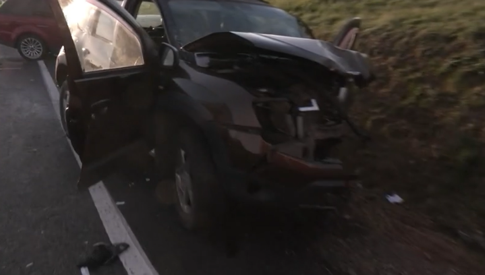 Osobné auto po zrážke pri Vrábľoch 4