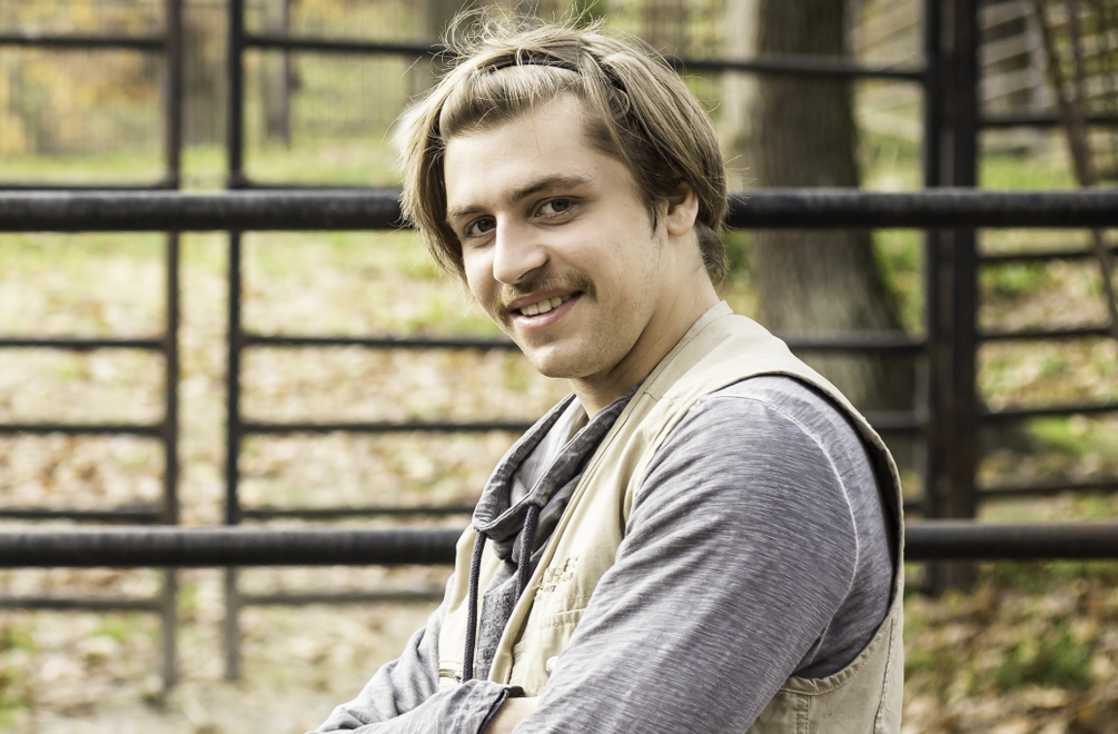 Ičo sa poneviera po ZOO v dlhom kabáte ako "úchyl": Čo sa s ním porobilo?