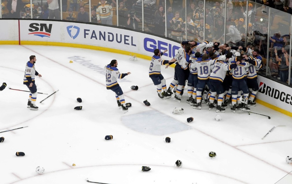 Hokejisti St. Louis sa tešia zo zisku Stanley Cupu 2019, NHL