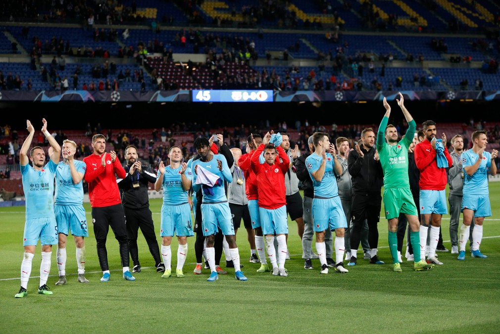 Slavia oslavuje remizu na Camp Nou v Barcelone