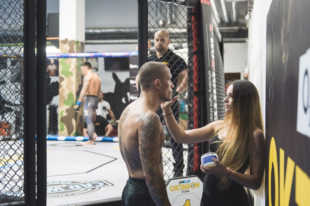 Oktagon VÝZVA MMA - Boráros Vs. Bartl 