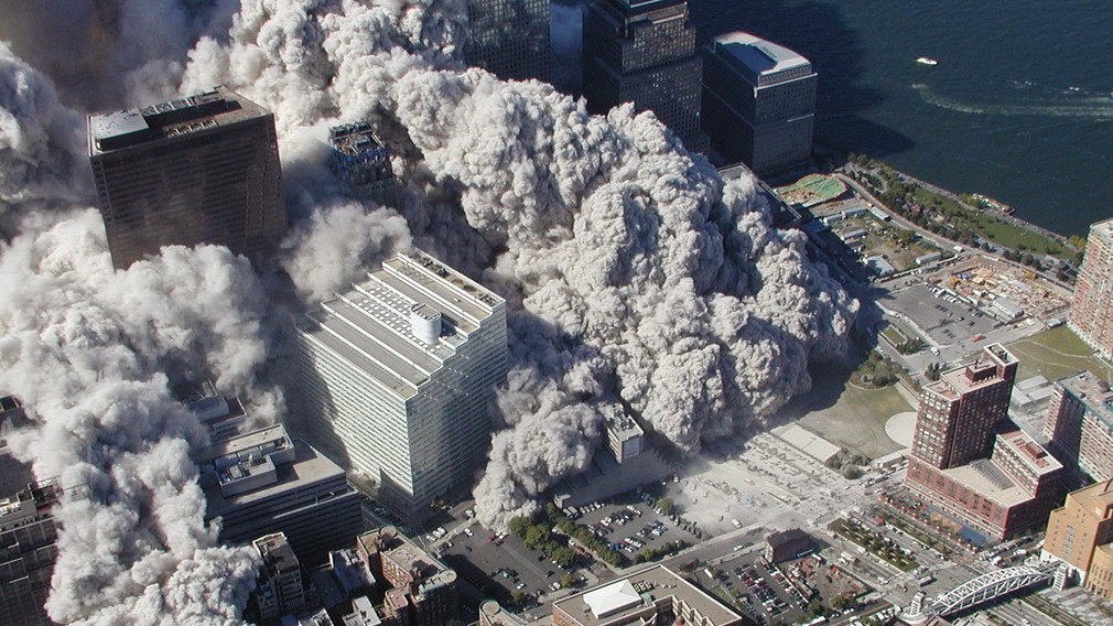 Výsledok vyhľadávania obrázkov pre dopyt foto pádu dvojičiek WTC