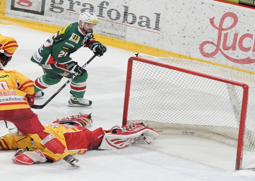 39.kolo HK 36 Skalica - Dukla Trenčín 8:2 7