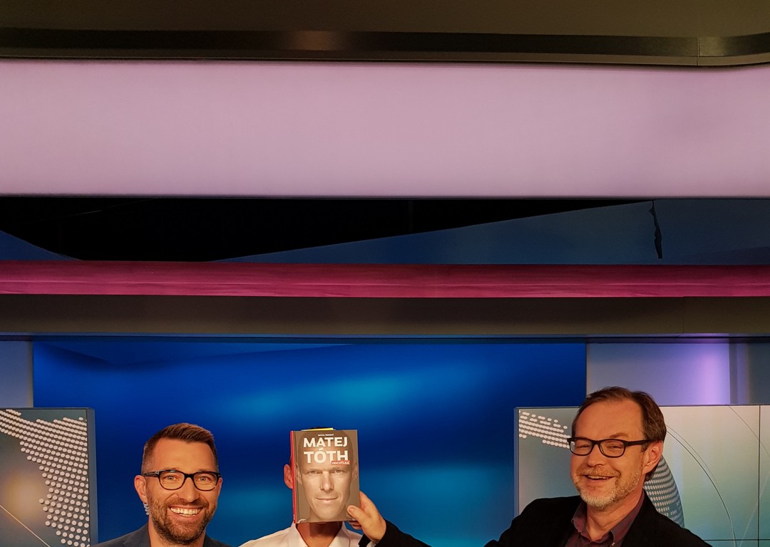 Matej Tóth, Odchýlka