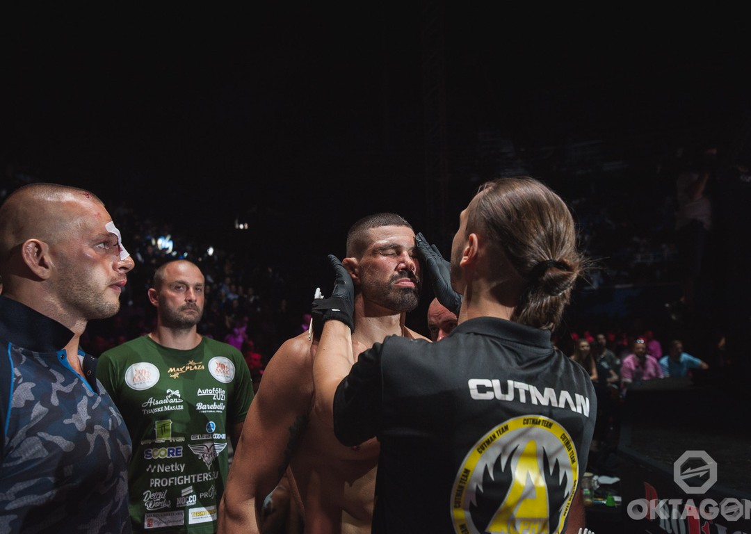 Attila Végh vs. Paul Byrne