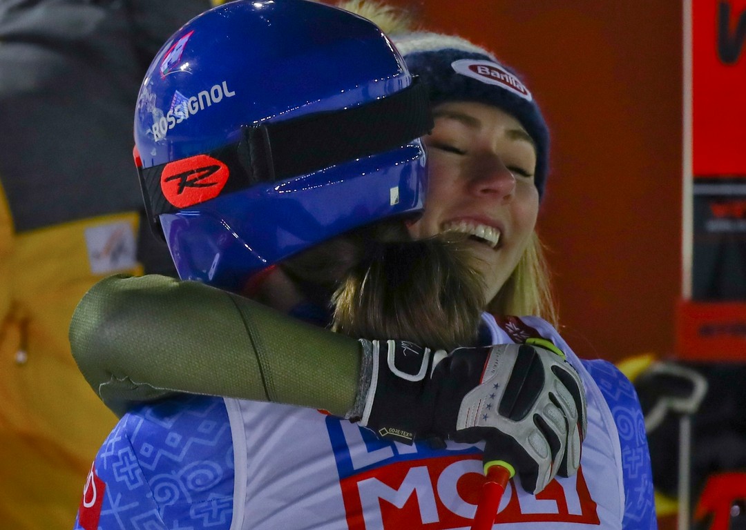 Petra Vlhová a Mikaela Schiffrin