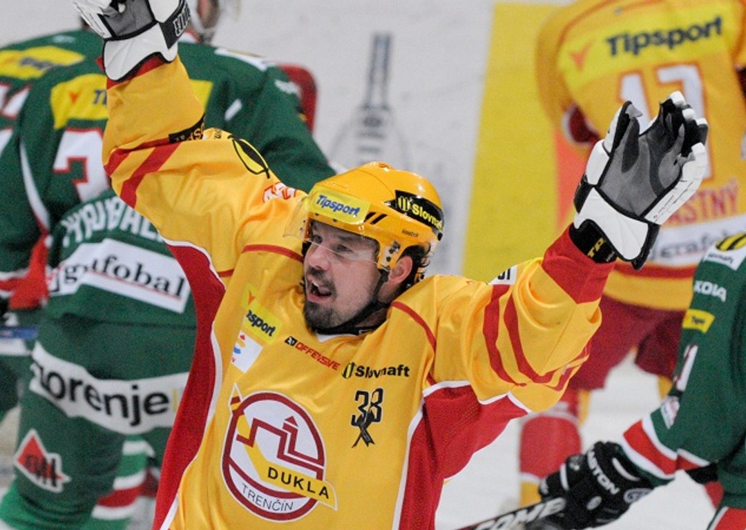 39.kolo HK 36 Skalica - Dukla Trenčín 8:2 4