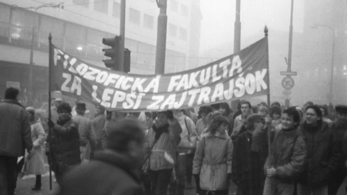 Vráťme sa k odkazu Novembra '89: Takto si pripomínajú Nežnú revolúciu politici