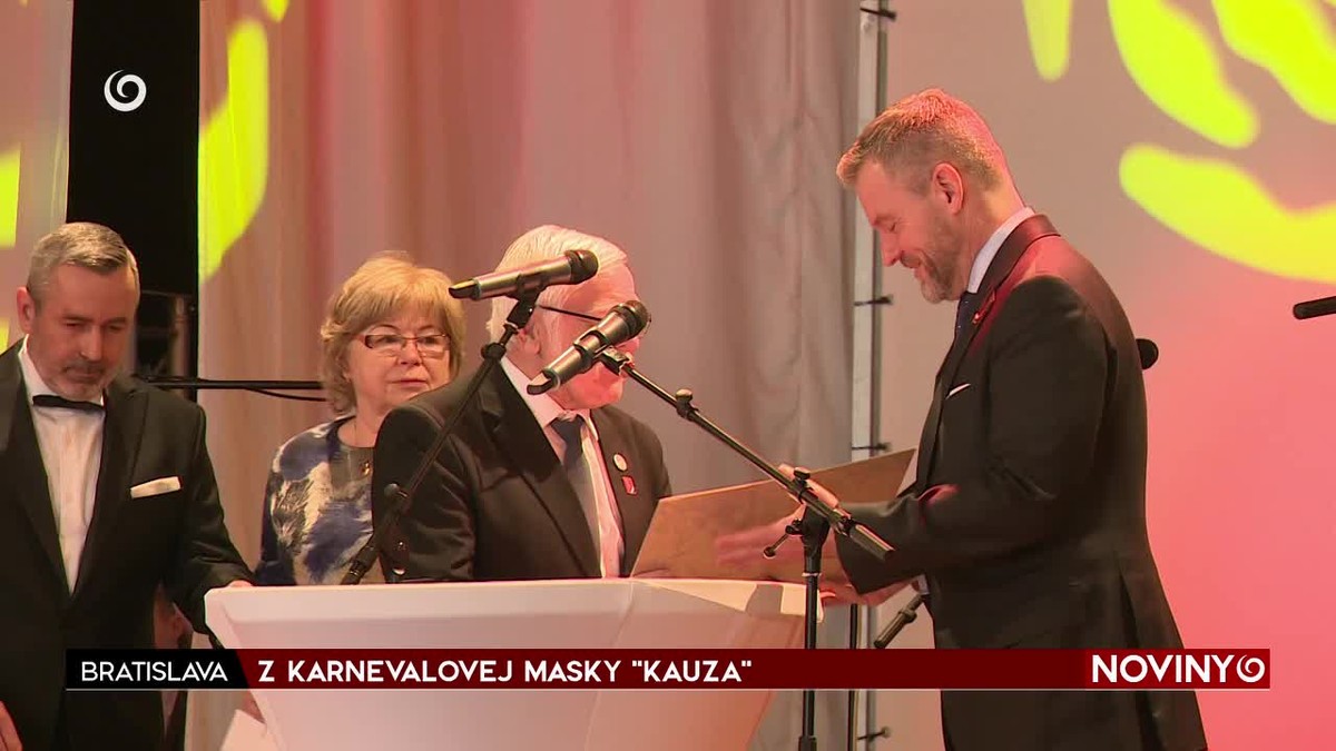 Z KARNEVALOVEJ MASKY "KAUZA"