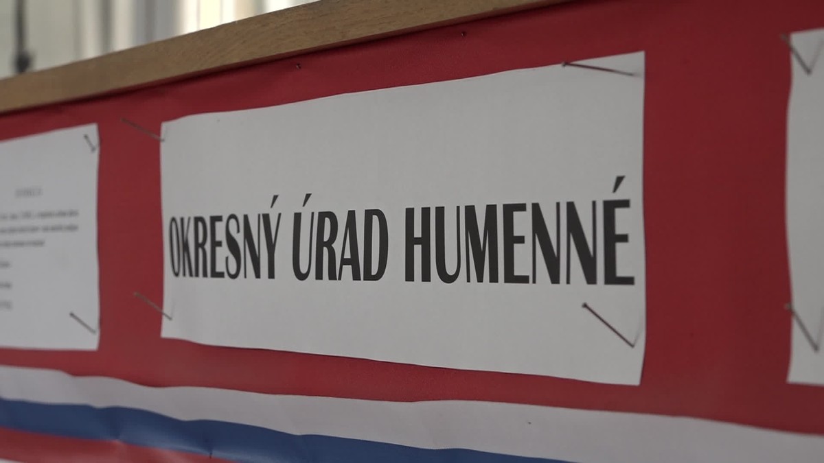 Na úradníka zaútočil s palicou v ruke. Agresor muža napadol priamo v kancelárii