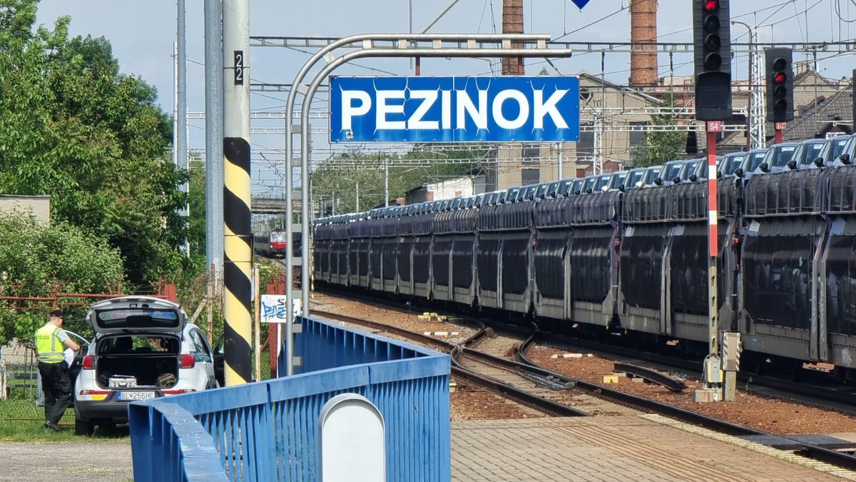 Poobede ju vyhlásili za nezvestnú, neskôr skočila pod vlak. Žena utrpela ťažké zranenia