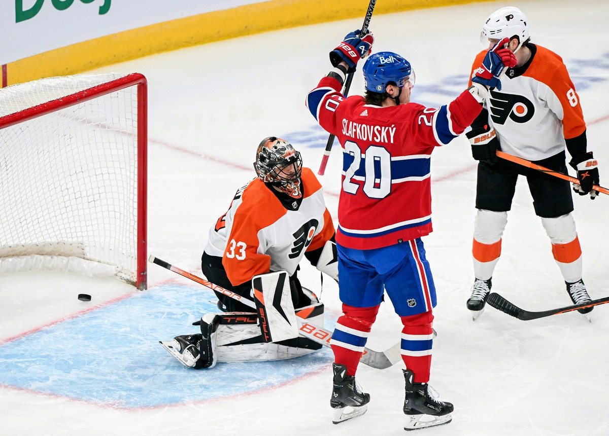 NHL: Slafkovský sa blysol hetrikom, Nashville má miestenku do play off