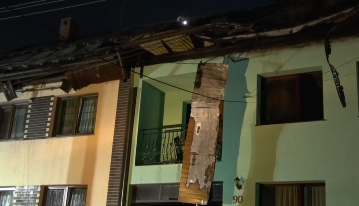 V Poľsku v dôsledku požiaru zhorela časť dediny. O strechu nad hlavou prišli desiatky ľudí, medzi nimi aj Slováci