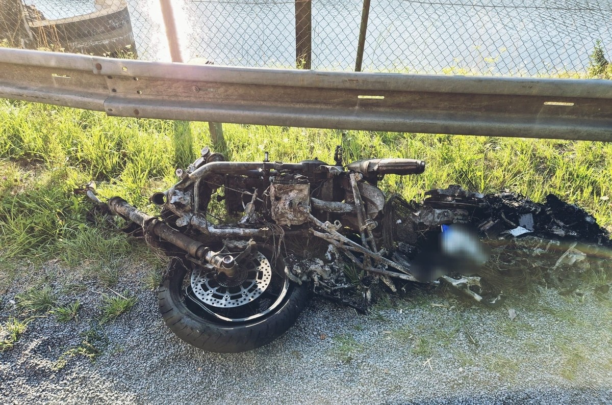 pol-cia-vy-etruje-smrte-n-nehodu-motork-r-39-nepre-il-zr-ku-s