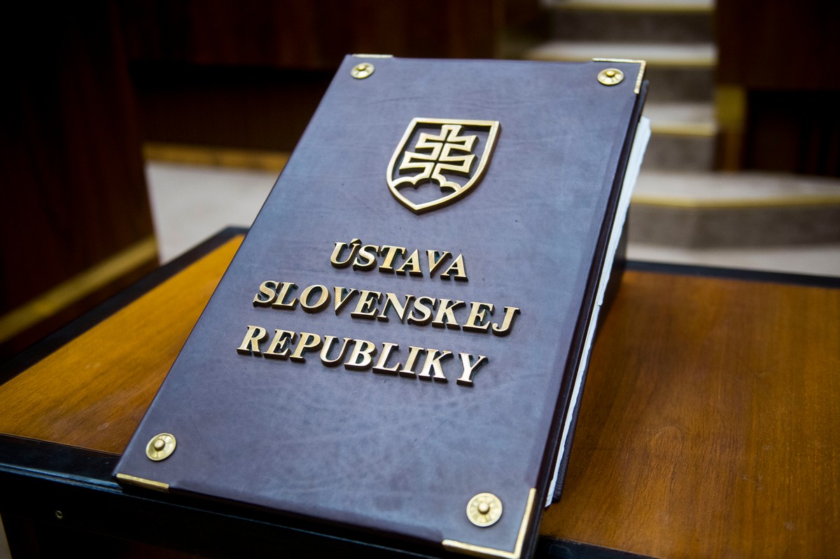 PREHĽAD všetkých zmien Ústavy SR od vzniku Slovenskej republiky