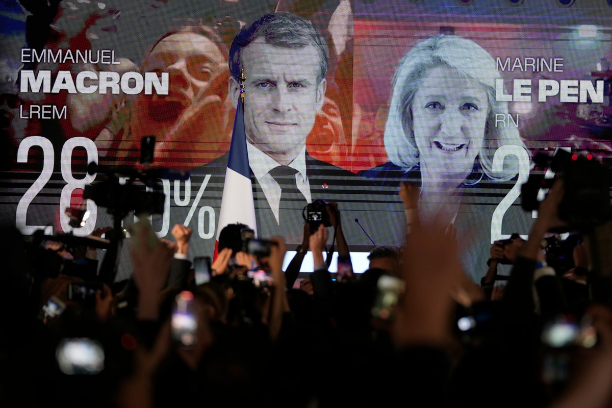 Macron et Le Pen se qualifient pour le second tour des élections présidentielles en France