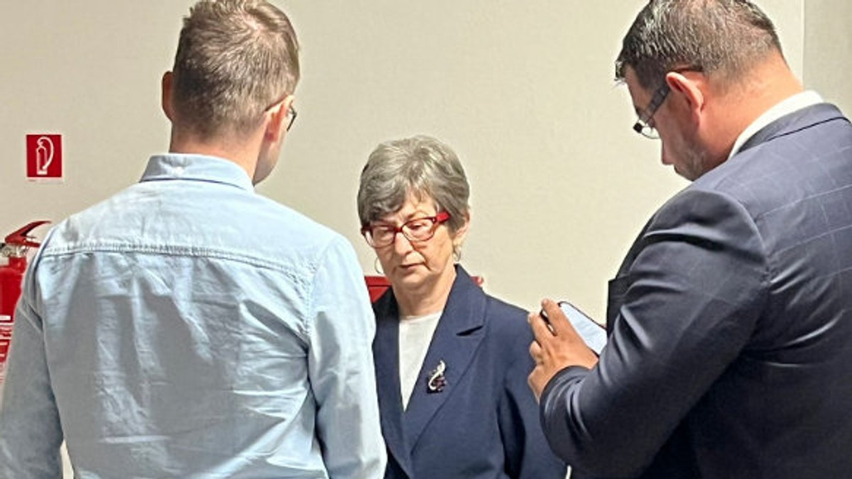 Súd s "grófkou východu": Jej advokát spochybňuje dôkazy