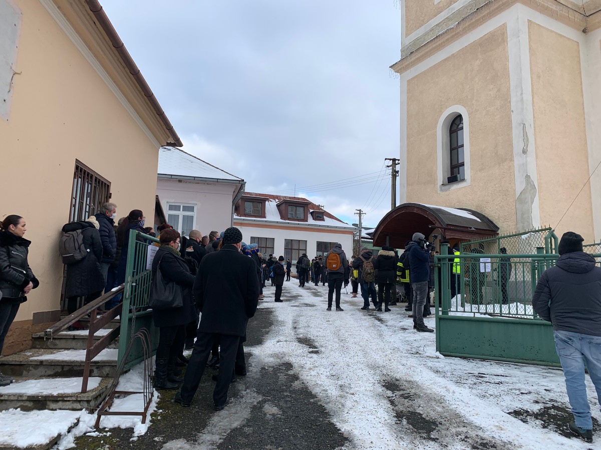 Na pohreb Milana Lučanského prišli stovky ľudí