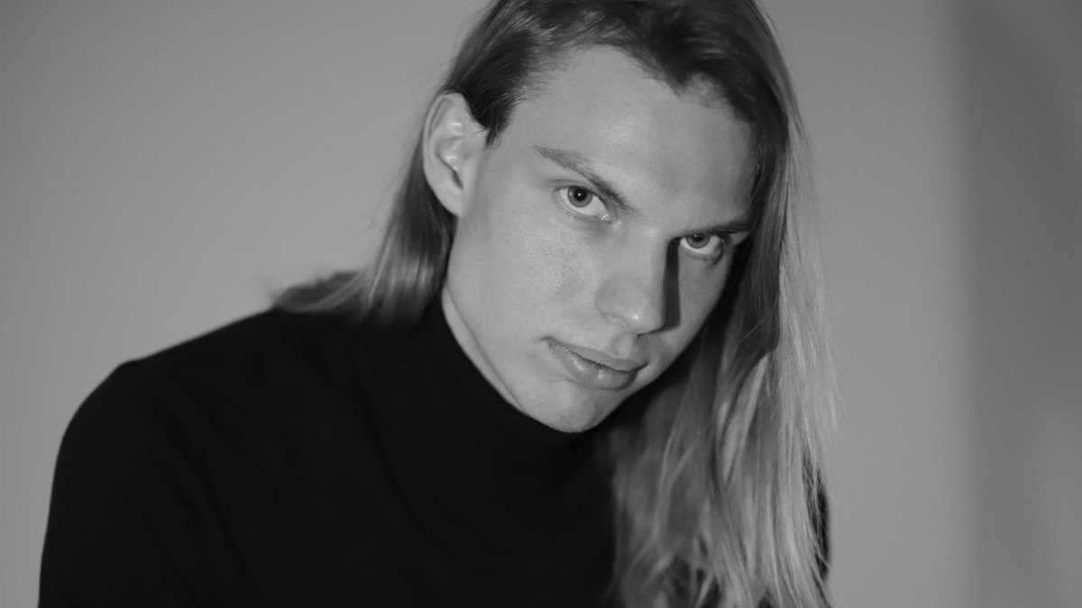 Legolas z Mama, ožeň ma ponížený v centre Bratislavy: VYHODILI ho z ...