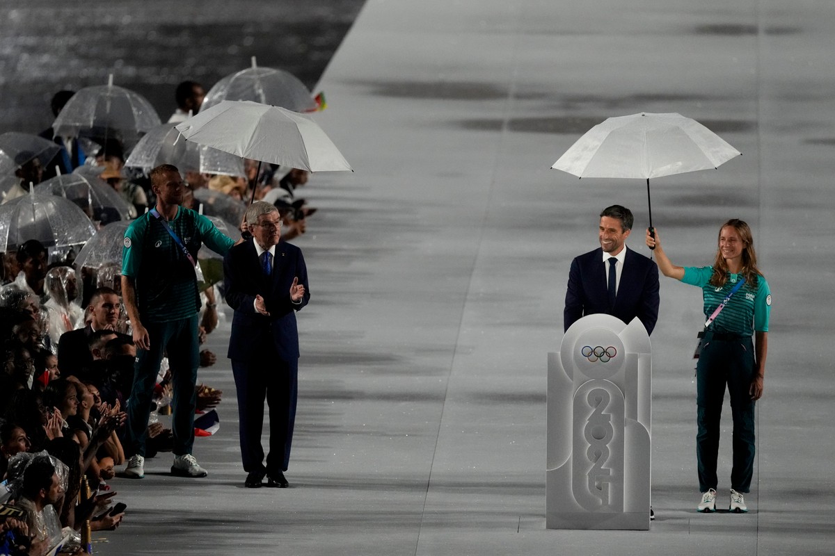 otv-rac-ceremoni-l-letn-ch-olympijsk-ch-hier-v-par-i