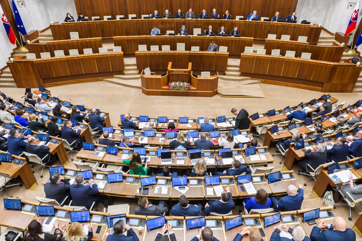 Poslanci zaradili konsolidačný balík do programu aktuálnej schôdze