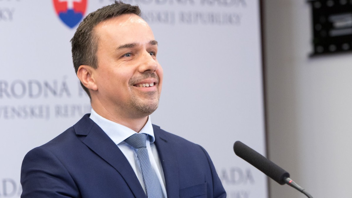 SMER-SD prichádza s nápadom, aby časť daní pracujúcich ľudí mohli ...