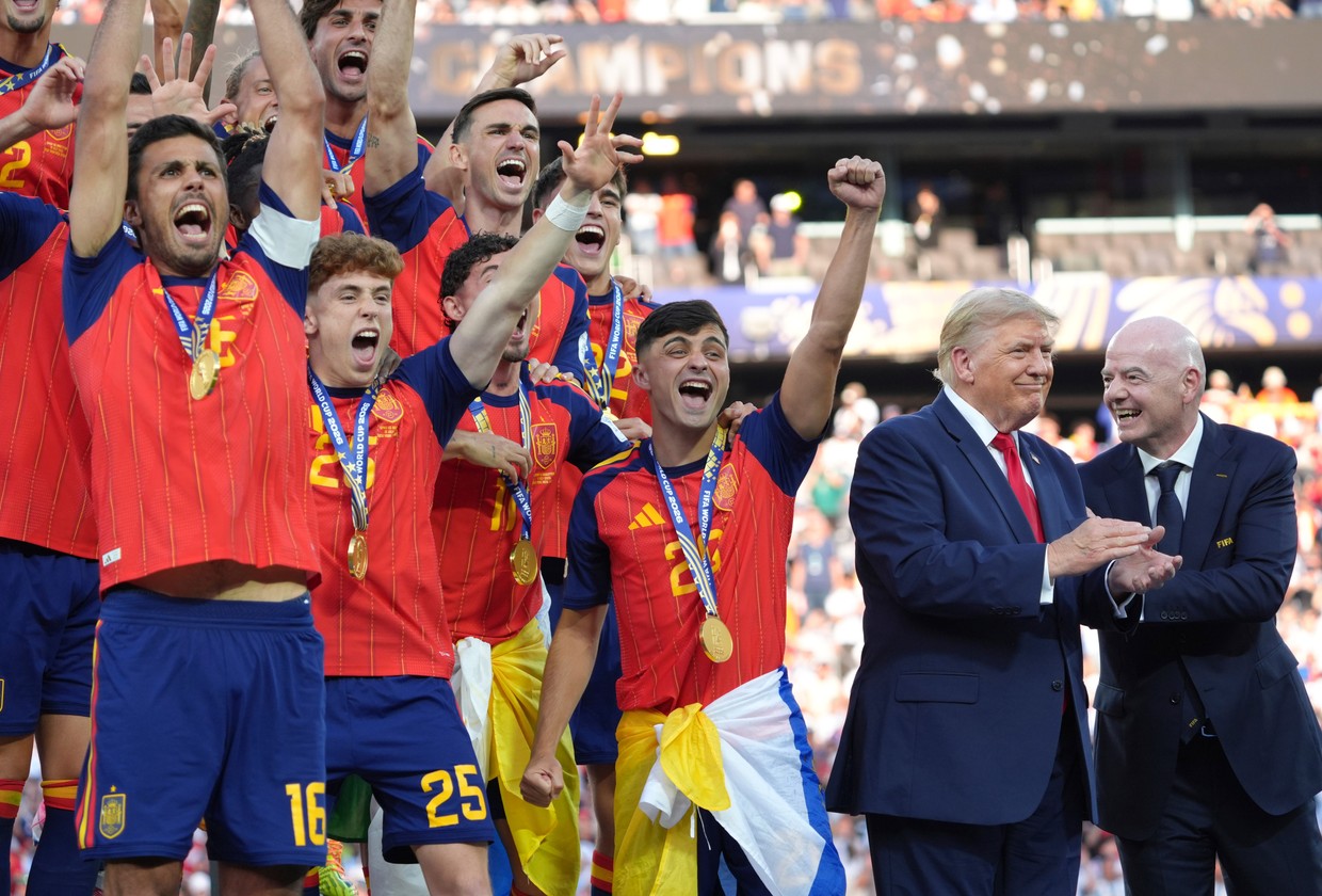 Napätie medzi UEFA a FIFA eskaluje. Prezident UEFA Čeferin bojkotoval finále MS na protest