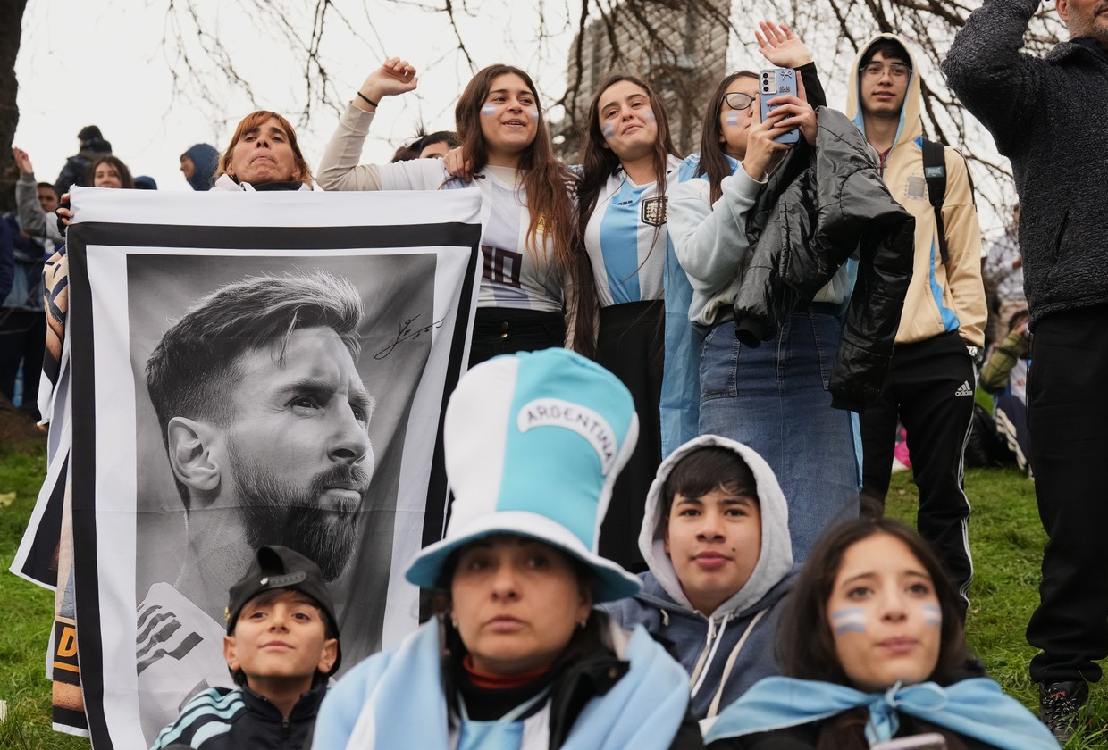 Messiho návrat domov pritiahol pozornosť verejnosti