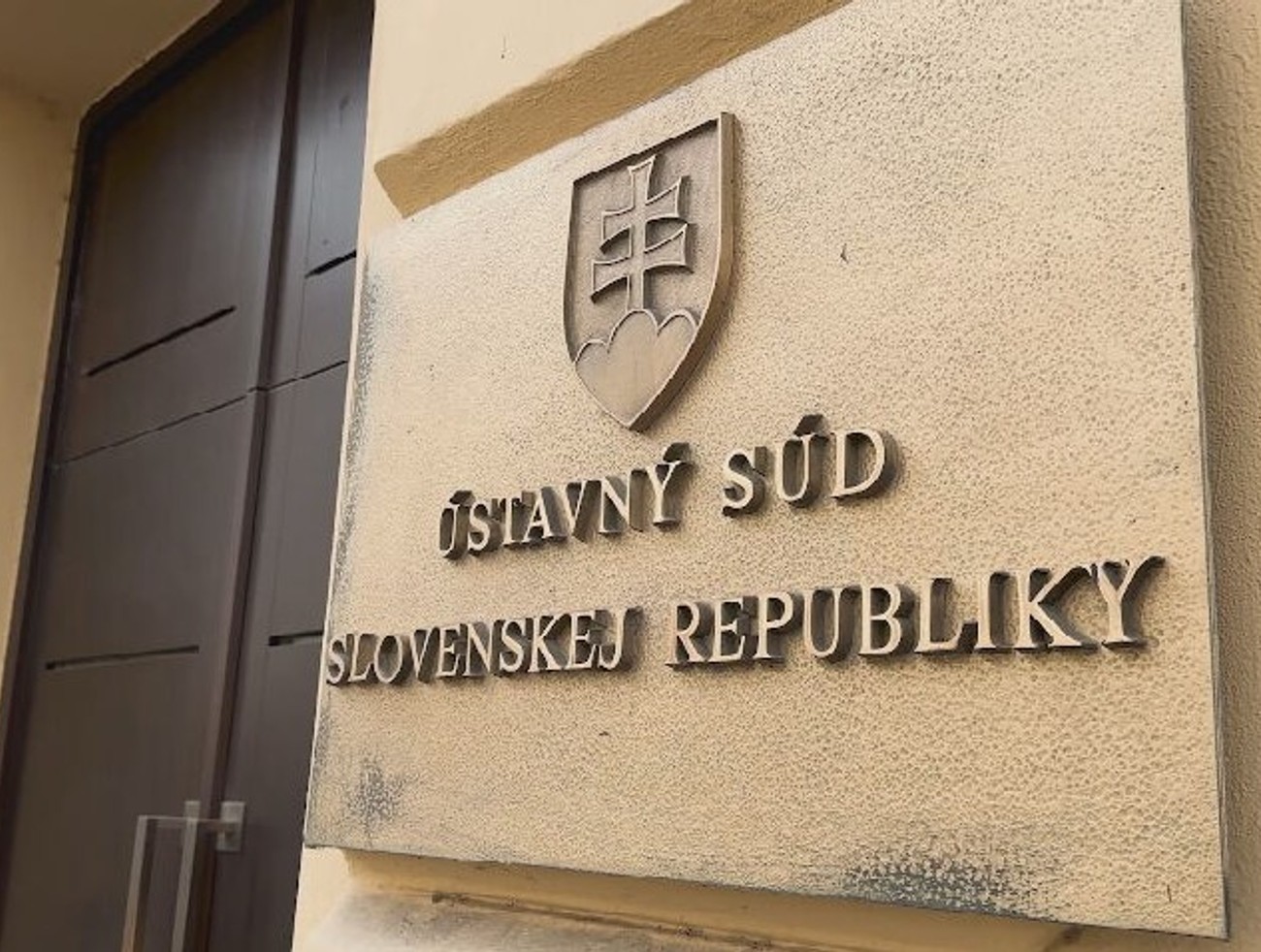 Ústavný súd pozastavil zrušenie Úradu na ochranu oznamovateľov