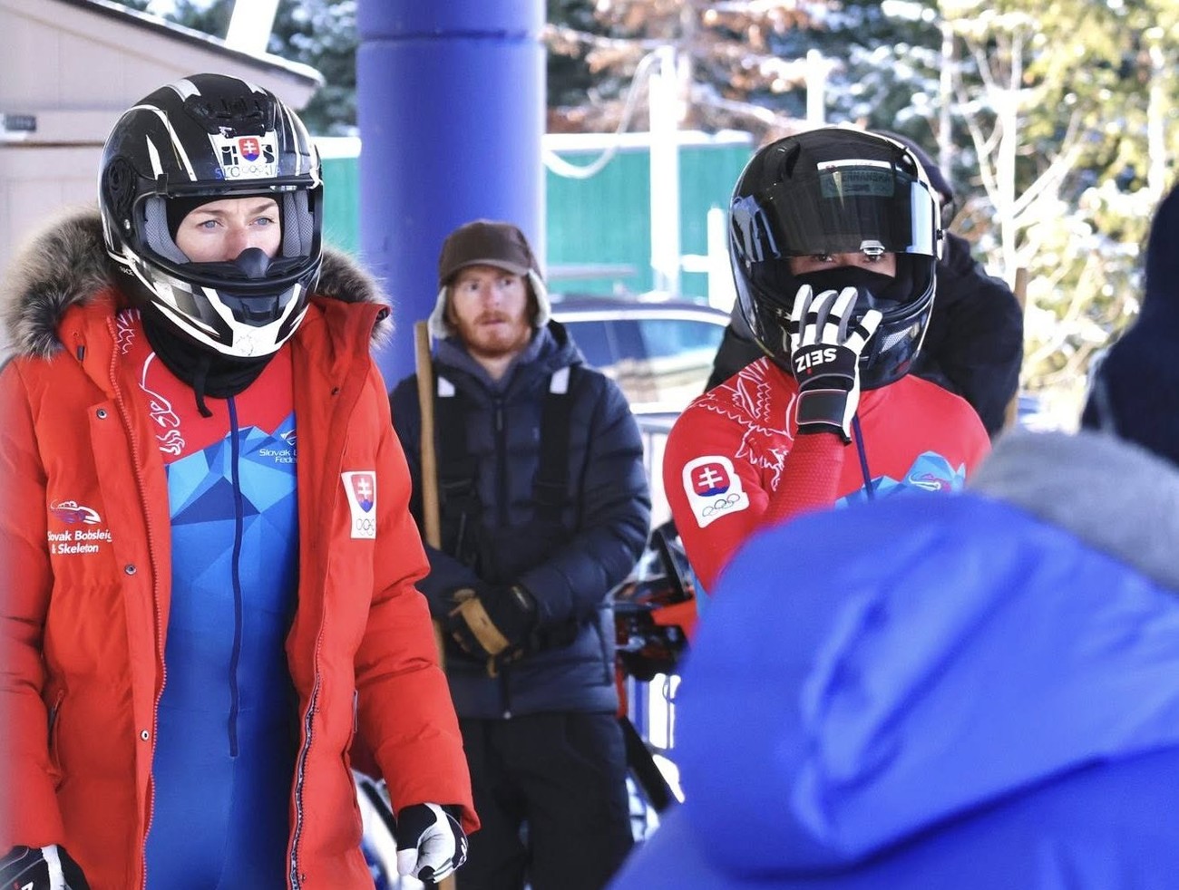Slovenské bobistky na pódiu. V ikonickom stredisku skončili TRETIE