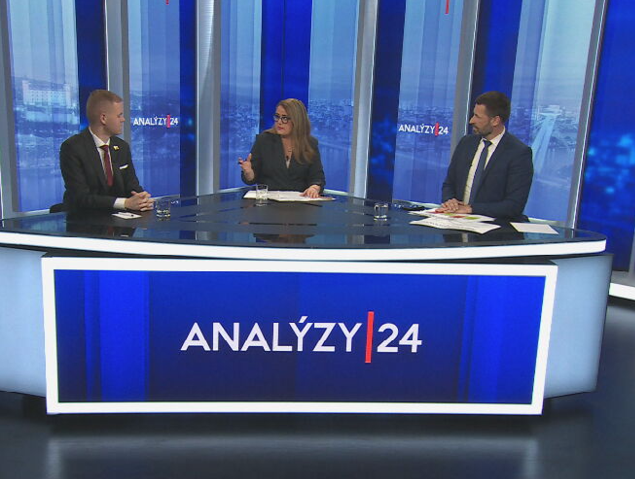 "Vykresľujete čurillovcov, ako keby to boli neviniatka," povedal Michal Bartek v Analýzach 24