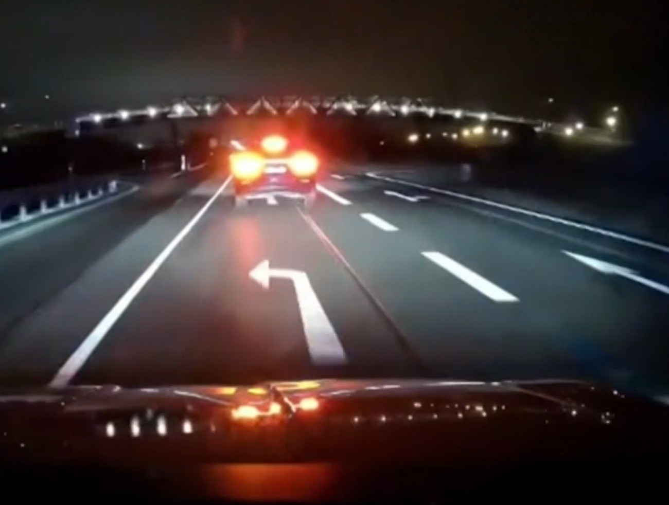 Vodič pod vplyvom alkoholu unikal polícii. Namerali mu 2,42 promile