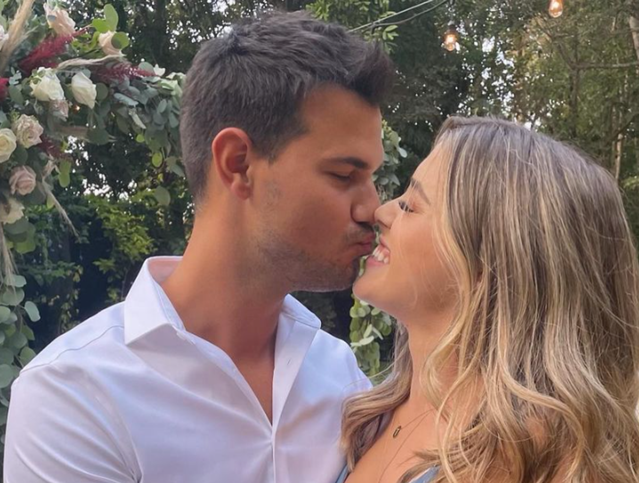 Romantická svadba uprostred viníc! Hviezdny herec sa oženil, črtalo sa pod šatami bruško?!