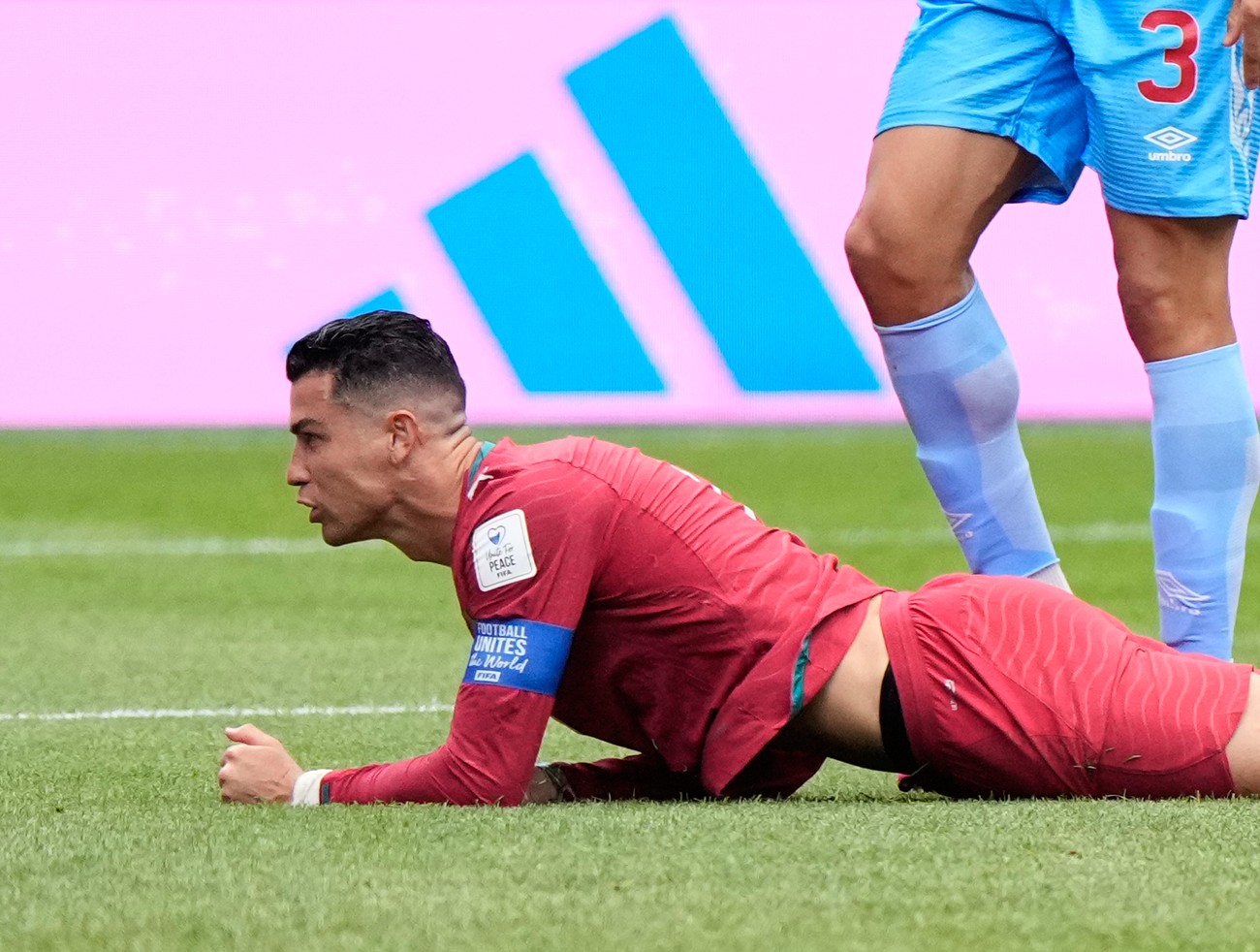 Si rakovina Portugalska. Na RONALDA sa valí obrovská kritika