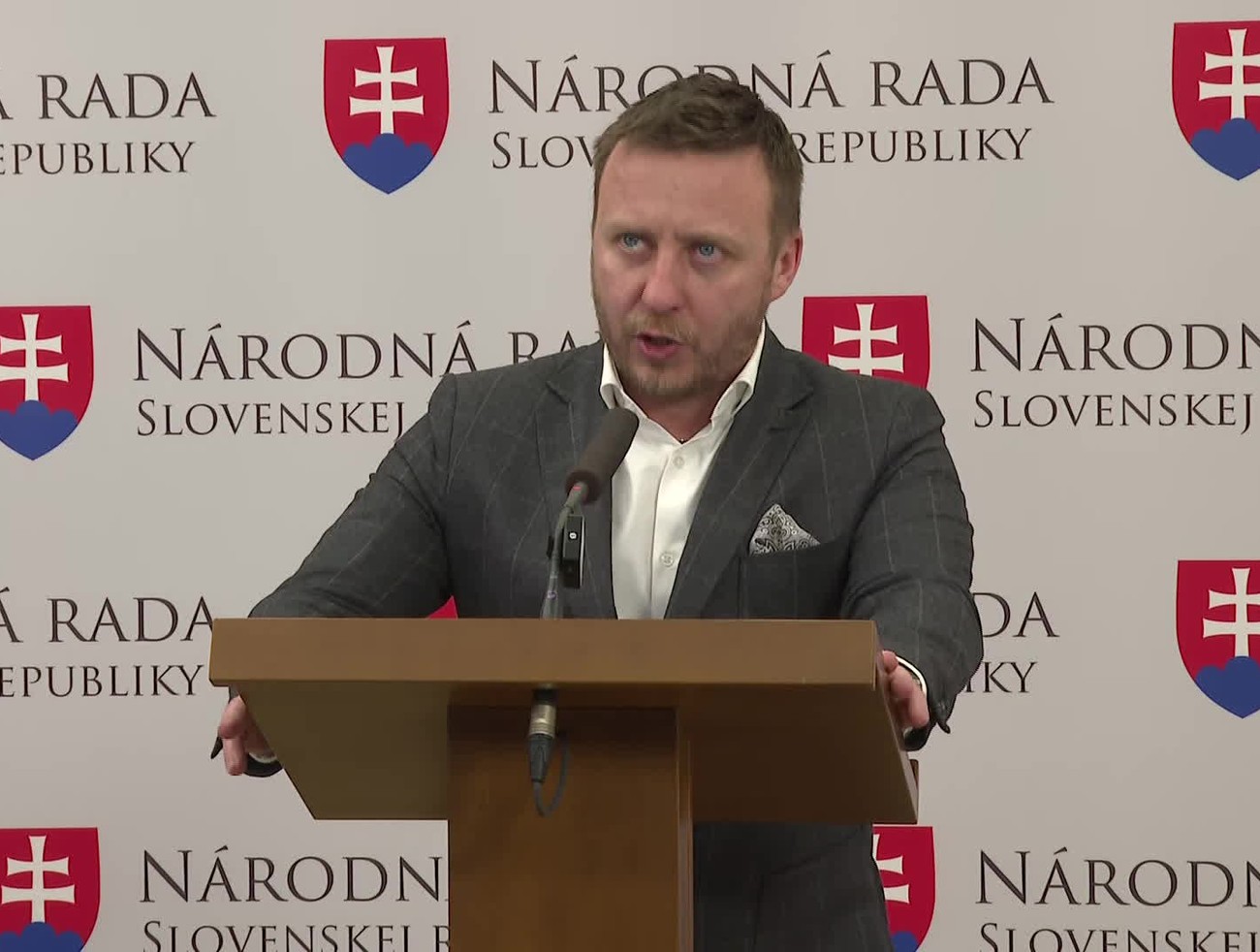 Šírenie poplašnej správy? Kotlár vinu odmieta a hovorí o politickom tlaku