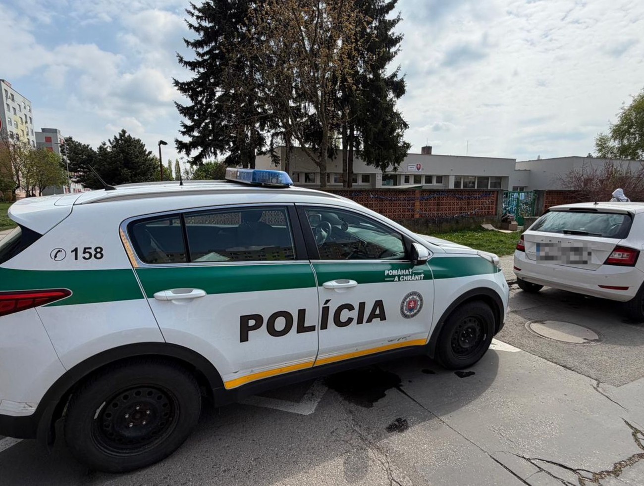 Podľa informácii TV JOJ mali škôlkari zraniť spolužiakov injekčnými striekačkami