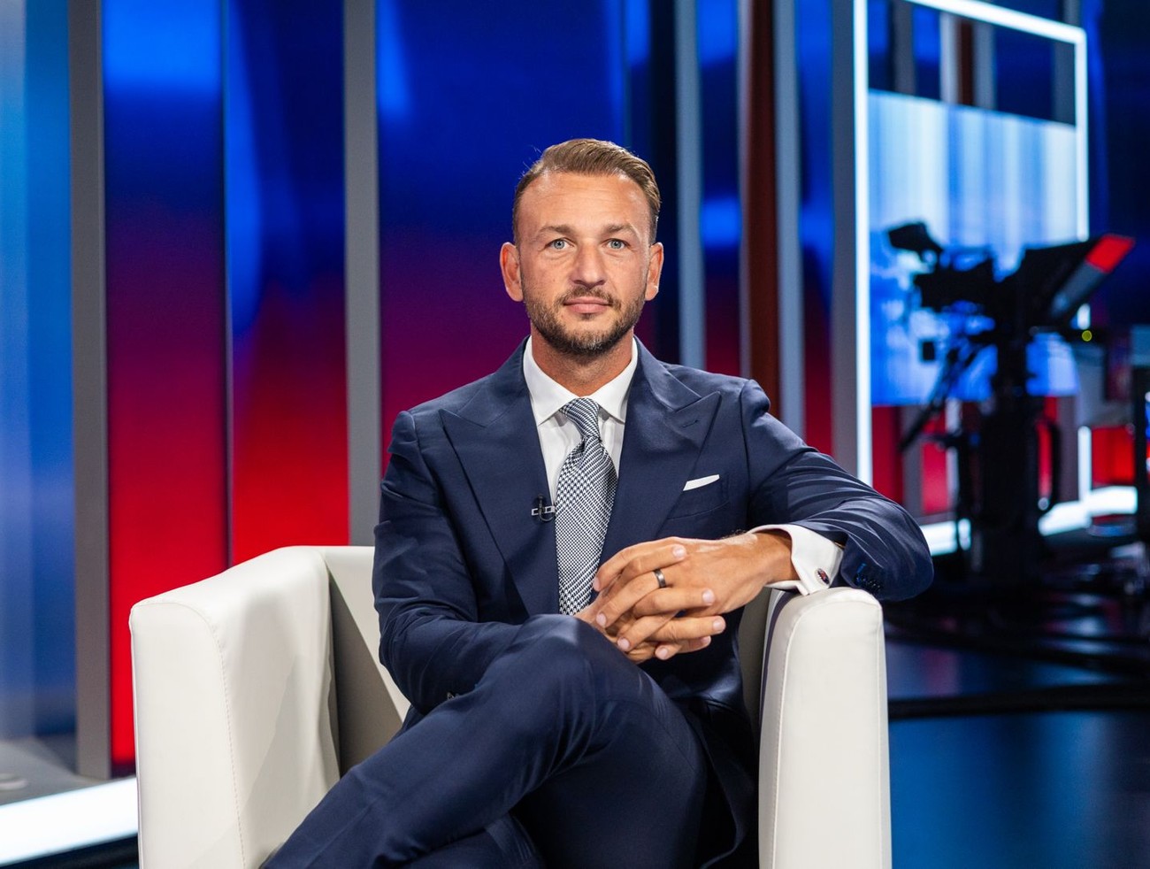 Politika 24: Šutaj Eštok o väzbe medzi kauzou Martonovej a vlastnou dovolenkou: „Čo sa babe chcelo, to sa babe zdalo“