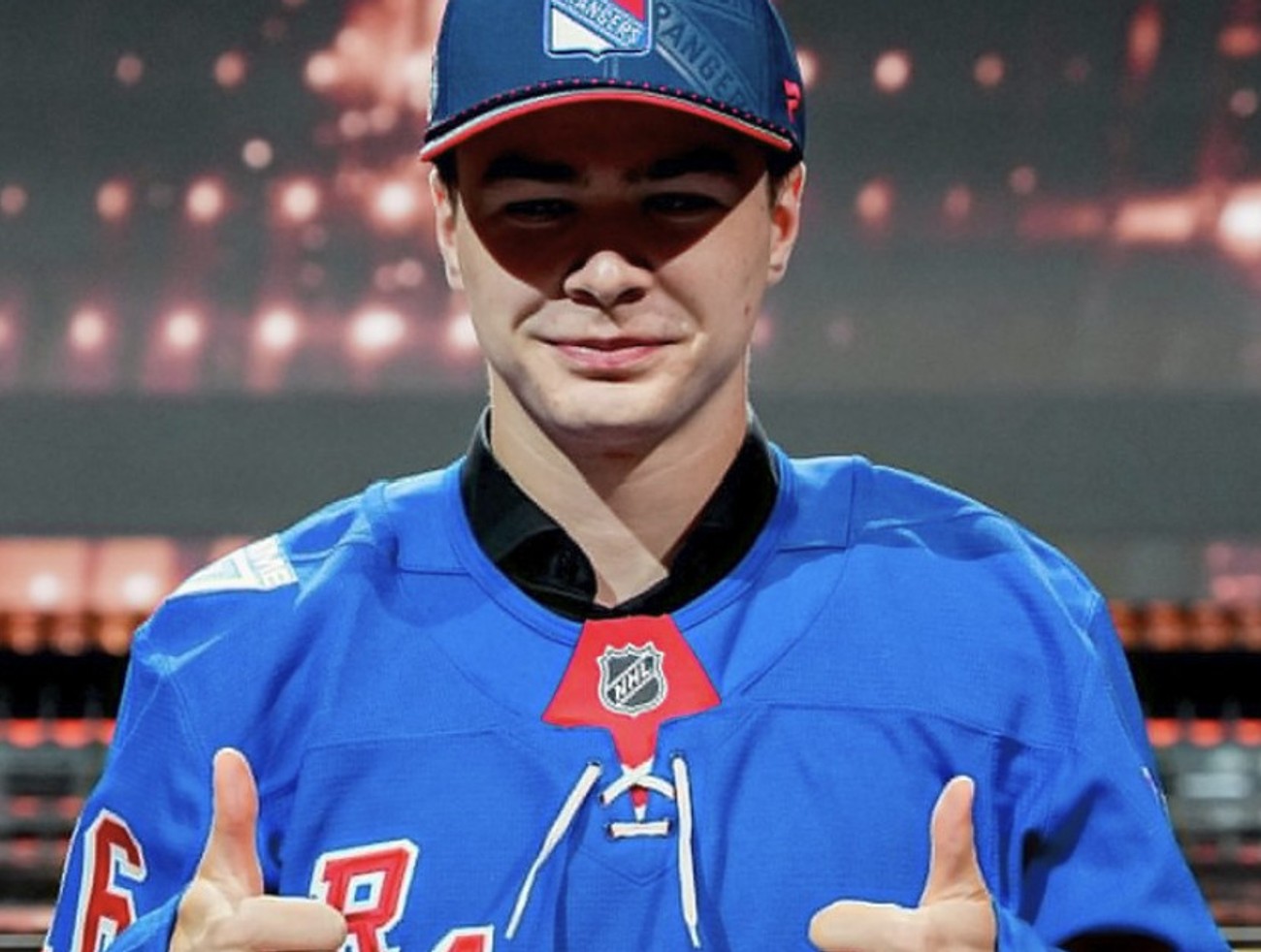 CHRENKO si na NHL musí počkať, sezónu odohrá doma