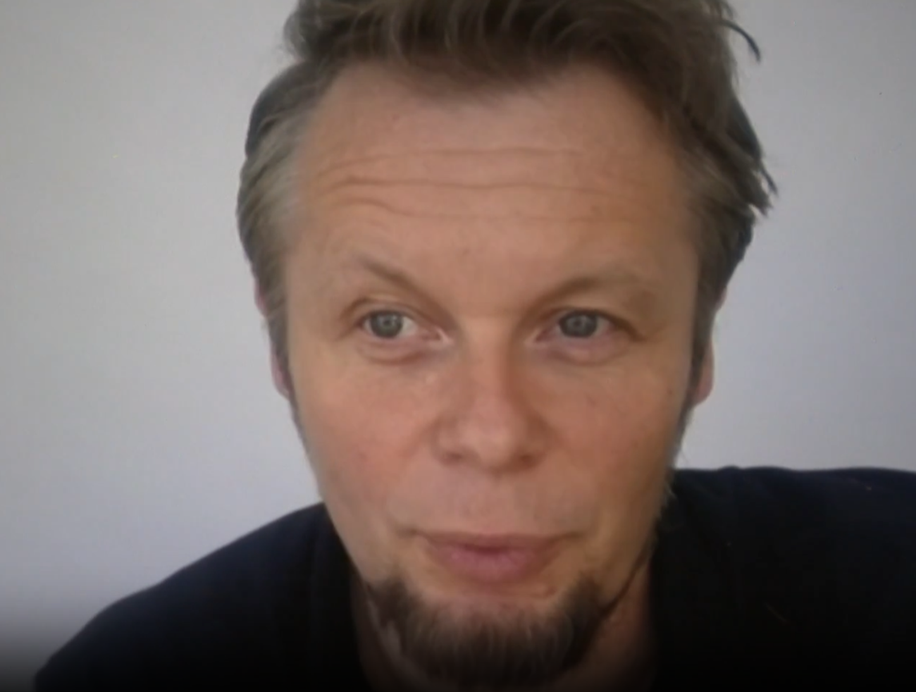 Volajú sa rovnako, narodili sa v ten istý deň aj rok. Peter má kvôli menovcovi peklo zo života