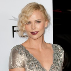 Charlize Theron vo filme Monštrum