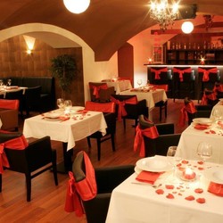 G.I.raffe Bar Restaurant & Lounge